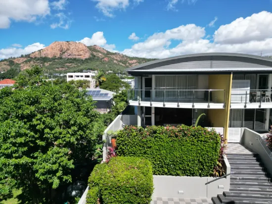 1/96-98 Mitchell Street, North Ward, Qld 4810