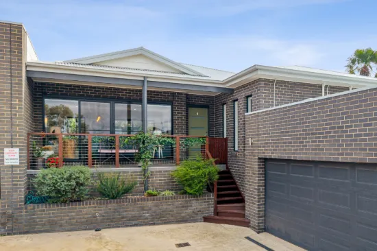 1/96B MacKenzie Street West, Golden Square, Vic 3555