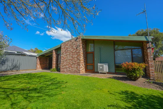 1 Conifer Street, Myrtleford, Vic 3737