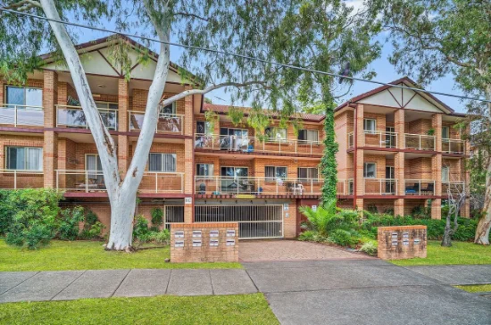 10/11-13 Bembridge Street, Carlton, NSW 2218 - For Rent