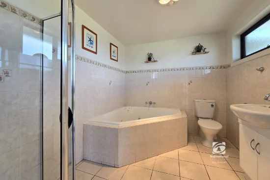 10/11 Kurnai Avenue, Metung, Vic 3904-Image