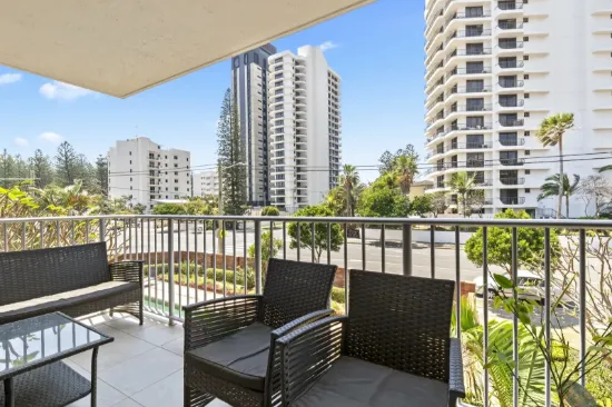 10/111 Old Burleigh Road, Broadbeach, Qld 4218