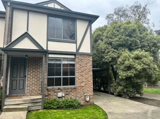 10/8-9 Holmes Court, Bayswater North, Vic 3153
