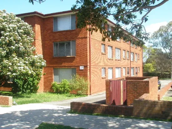 10/90 Regent St, Regents Park, NSW 2143