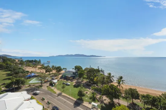 1002/75 The Strand Strand, North Ward, Qld 4810