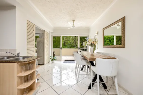 1011/2-10 Greenslopes Street, Cairns North, Qld 4870
