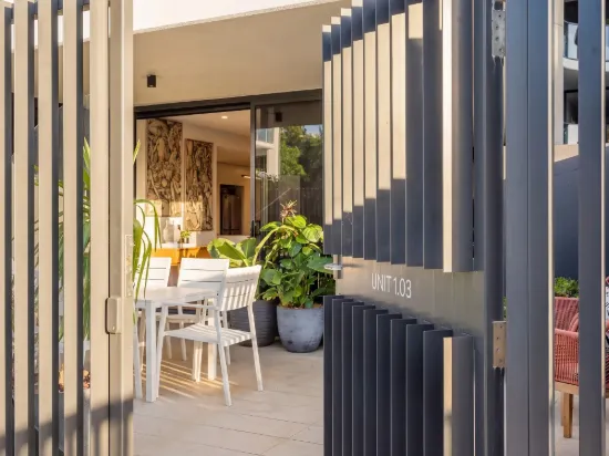 103/110-112 Frank Street, Labrador, Qld 4215