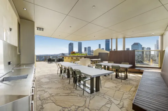 106/25 Shafston Avenue, Kangaroo Point, Qld 4169-Image