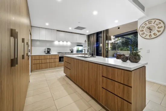 106/25 Shafston Avenue, Kangaroo Point, Qld 4169-Image