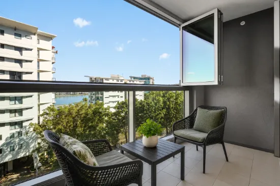 10612/8 Harbour Road, Hamilton, Qld 4007