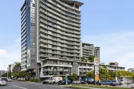 10808/300 Old Cleveland Road, Coorparoo, Qld 4151