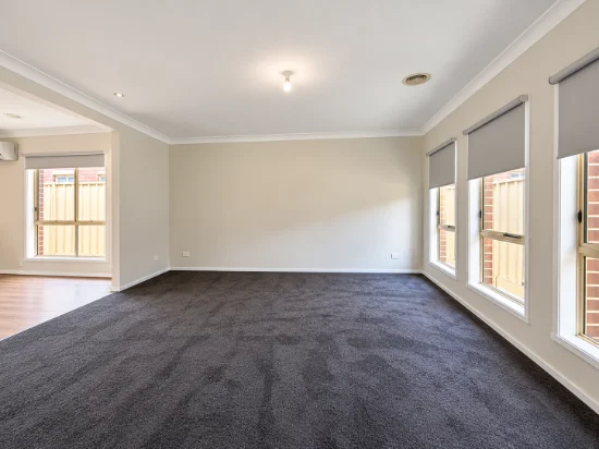 10A Di Berardino Way, Hillside, Vic 3037