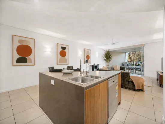 11/96-98 Mitchell Street, North Ward, Qld 4810-Image