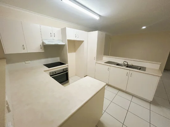 12/17 Meyenberg Court, Norman Gardens, Qld 4701-Image