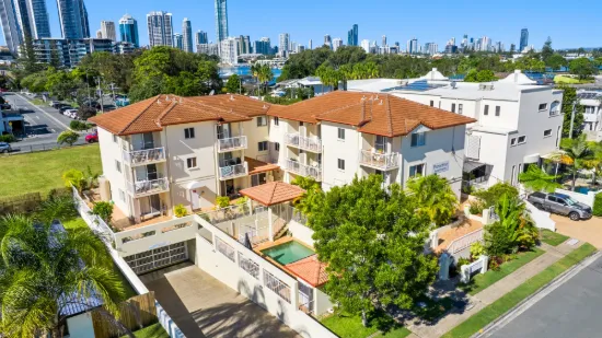 12/3-5 Anembo Street, Chevron Island, Qld 4217