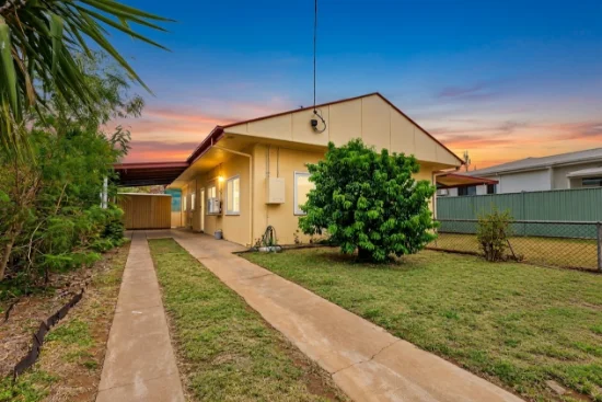 1&2/5 Corbould Street, Mount Isa, Qld 4825