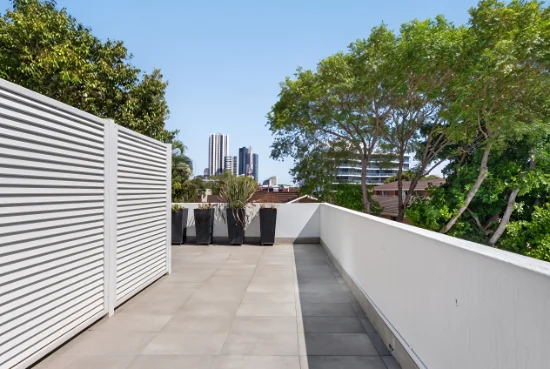 13/10 Rosewood Avenue, Broadbeach, Qld 4218-Image