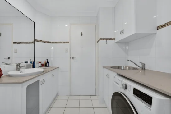 13/10 Rosewood Avenue, Broadbeach, Qld 4218-Image