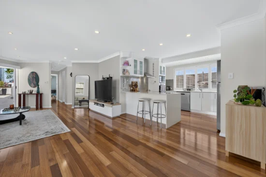 13/10 Rosewood Avenue, Broadbeach, Qld 4218-Image