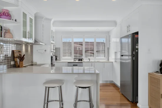 13/10 Rosewood Avenue, Broadbeach, Qld 4218-Image