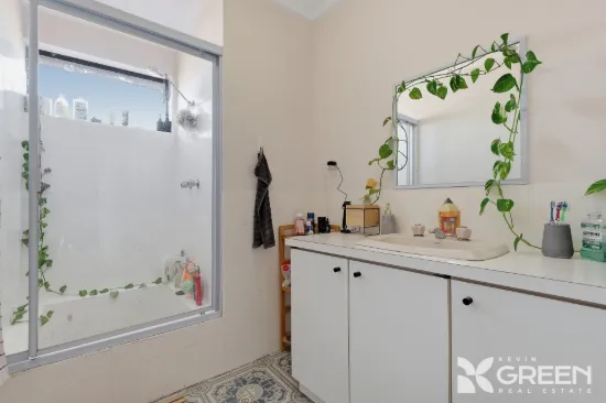 13/11 Leslie Street, Dudley Park, WA 6210-Image