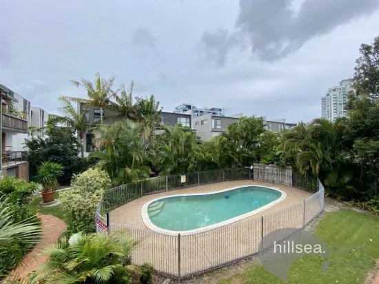 13/27-31 Whiting Street, Labrador, Qld 4215