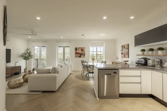 13/3030 The Boulevard, Carrara, Qld 4211
