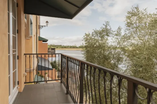 13/3030 The Boulevard, Carrara, Qld 4211-Image