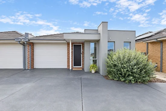 13 Woodlet Place, Pakenham, Vic 3810 - For Rent