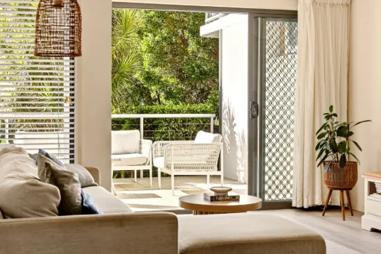 14/10 Grand Parade, Kawana Island, Qld 4575