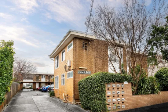 14/11 Aberdeen Street, Brunswick, Vic 3056 - For Rent