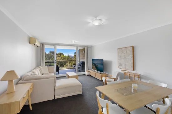 144/80 John Whiteway Dr, Gosford, NSW 2250
