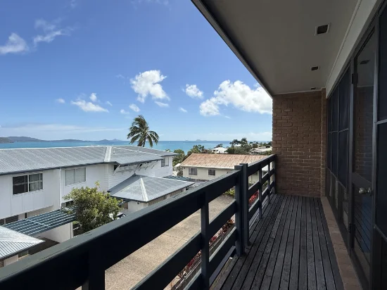 15/2 Lewis Street, Airlie Beach, Qld 4802