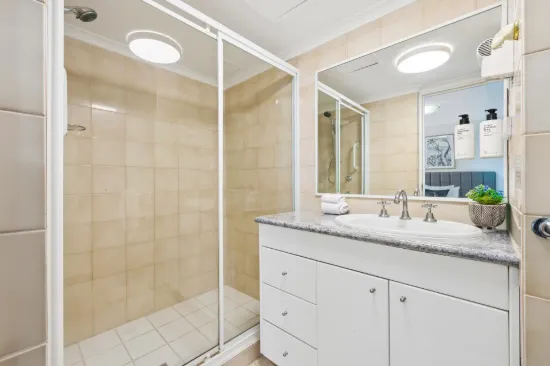 15E/1 Albert Avenue, Broadbeach, Qld 4218-Image