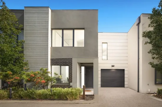 16/47 Waterhaven Boulevard, Point Cook, Vic 3030