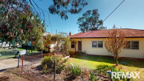 16 Robert Street, Junee, NSW 2663