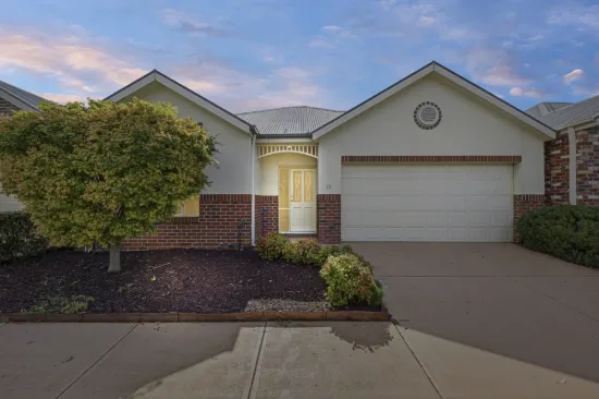 17/1 Malouf Court, Pakenham, Vic 3810