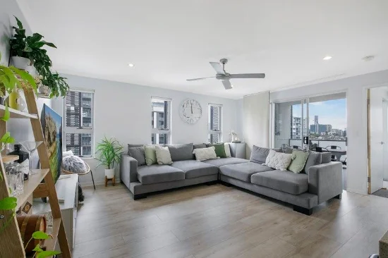 1702/67 Linton Street, Kangaroo Point, Qld 4169 - For Rent