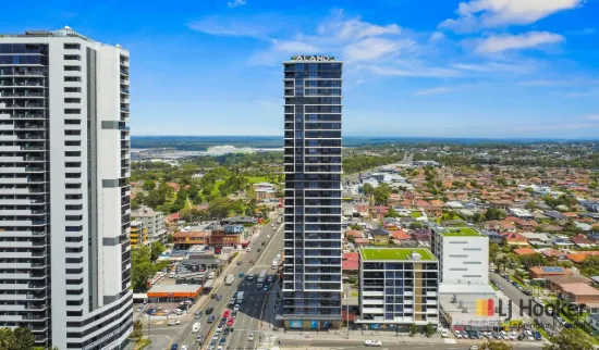 Luxury ALAND Apartment with Panoramic Sydney CBD Views