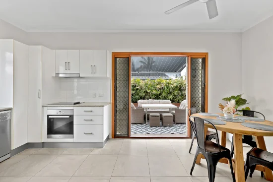 1B Hughes Street, Glenella, Qld 4740