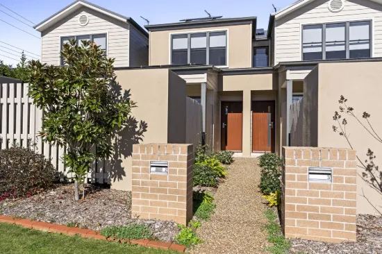 2/1 - 3 Baird Street, Kearneys Spring, Qld 4350