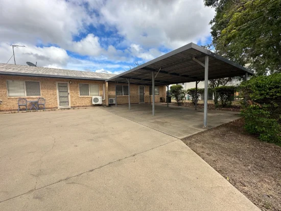 2/1 Baker St, Emerald, Qld 4720