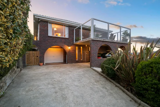 2/1 Broadwaters Parade, Sandy Bay, Tas 7005 - For Rent