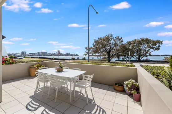 2/1 Esplanade, Golden Beach, Qld 4551