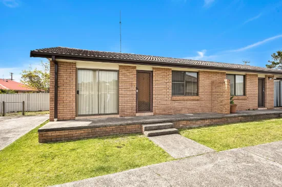 2/1 Gipps Crescent, Barrack Heights, NSW 2528