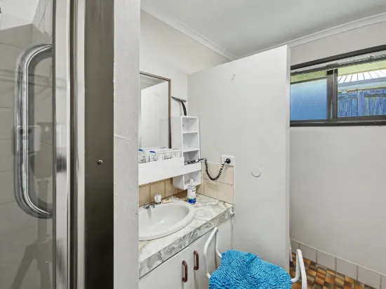 2/1 Sapphire Court, Kearneys Spring, Qld 4350