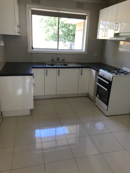 2/1 Stewart Grove, Campbellfield, Vic 3061