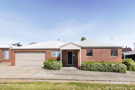 2/1 Whitta Street, Sebastopol, Vic 3356