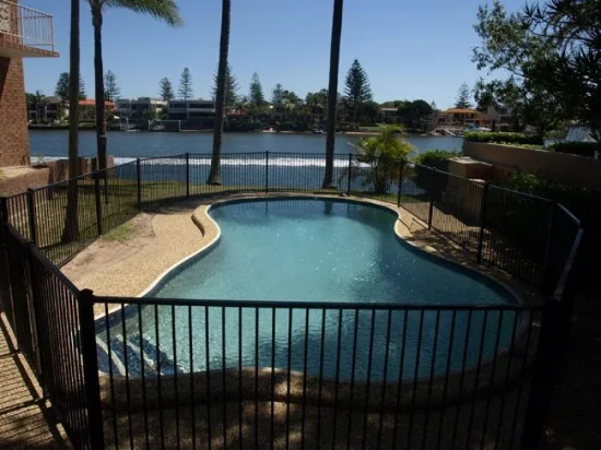 2/11 Cannes Avenue, Surfers Paradise, Qld 4217 - For Rent