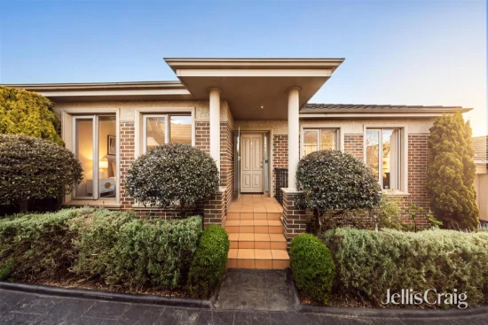 2/11 Curlew Court, Doncaster, Vic 3108